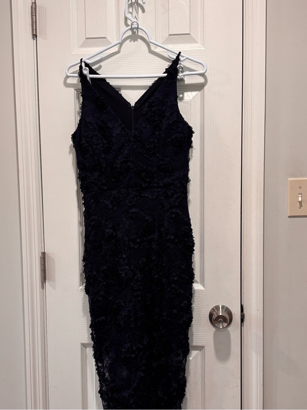 🩵Xscape Navy Floral Lace Midi Dress - Picture 2 of 10